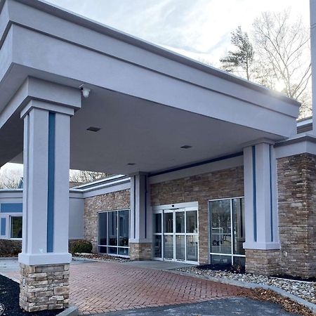 Comfort Inn & Suites Саратога-Спрингс Экстерьер фото