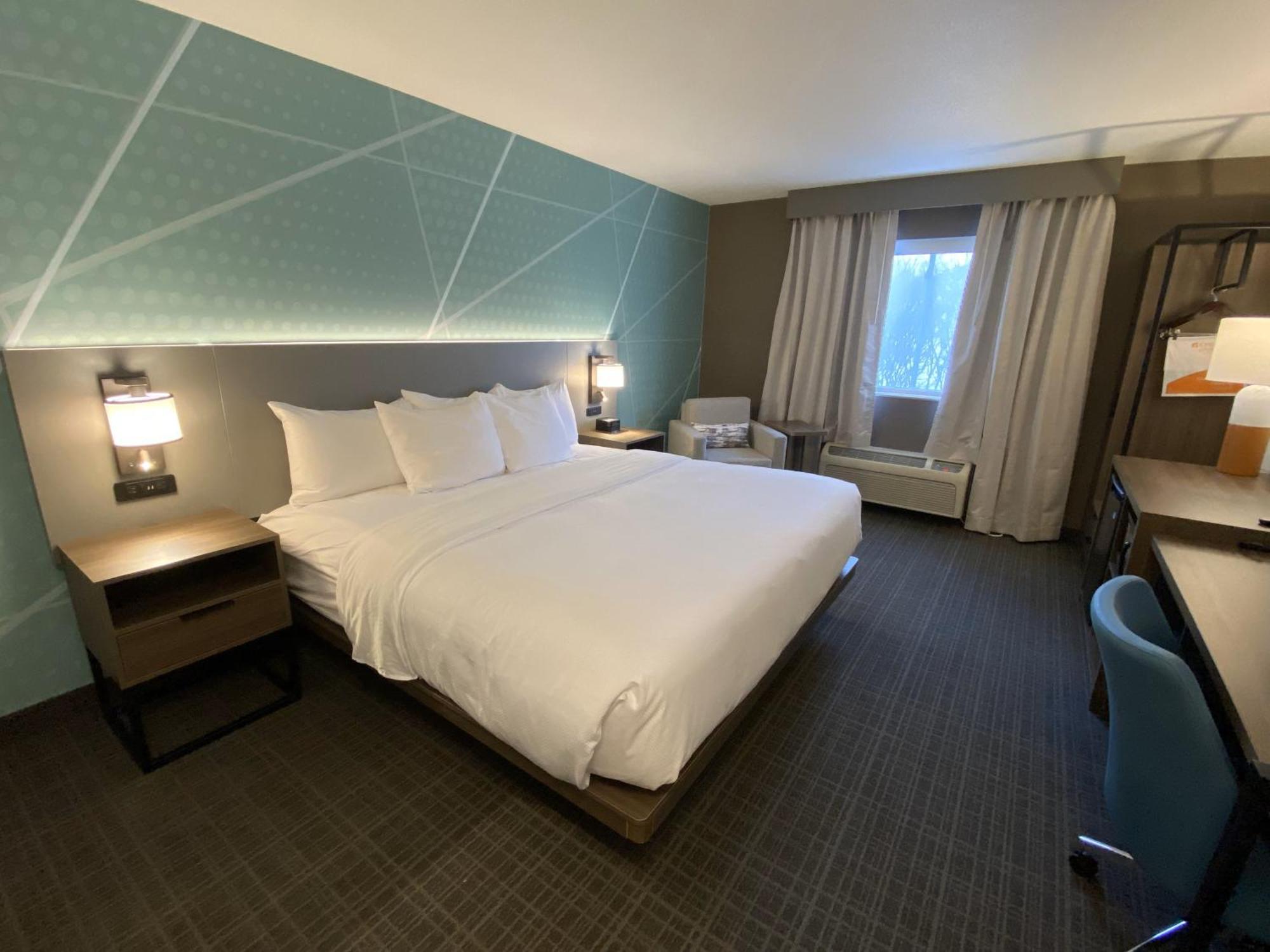 Comfort Inn & Suites Саратога-Спрингс Экстерьер фото